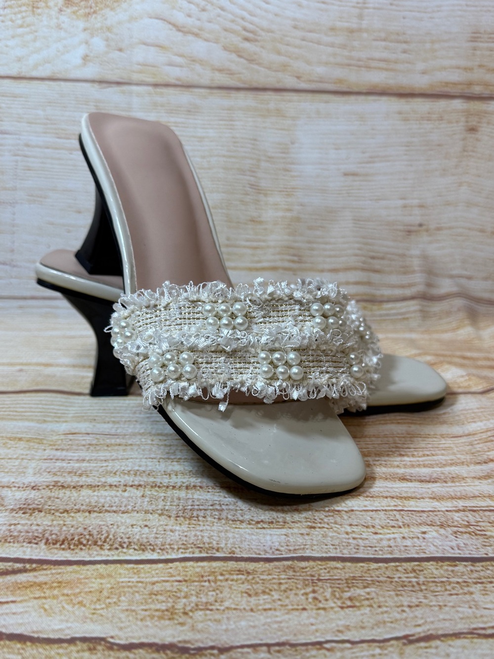 Women's Open Toe White Pearl Embellished Heeled Mules Kitten Heels Size 37 (6.5)